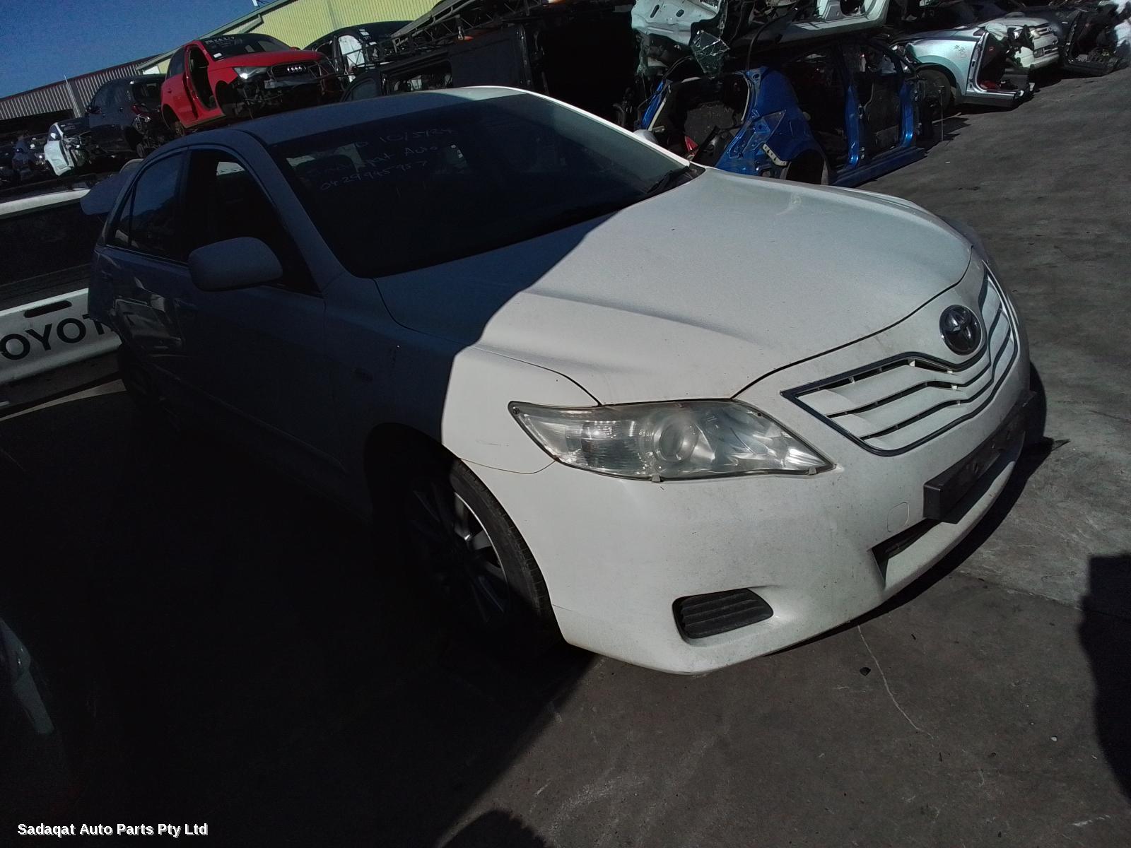 Toyota Camry Rear Garnish