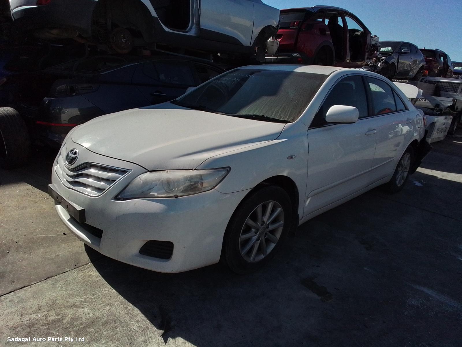 Toyota Camry Rear Garnish