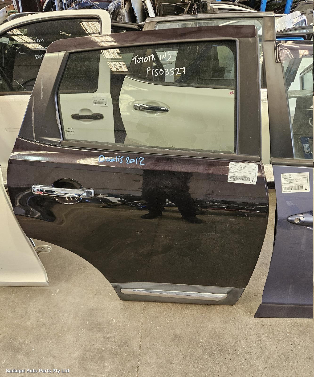 Nissan Dualis Right_rear_door_sliding