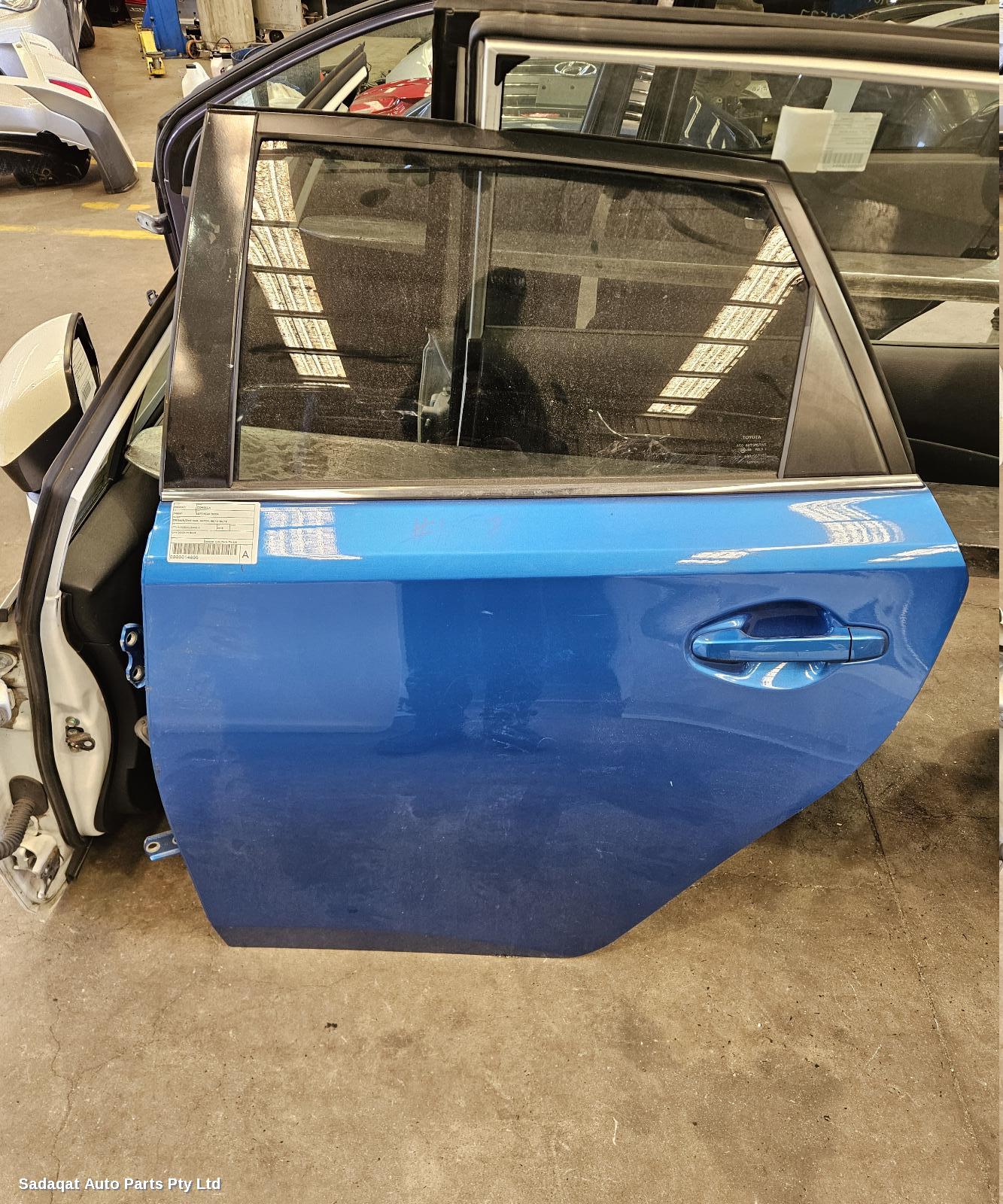 Toyota Corolla Left Rear Door/sliding