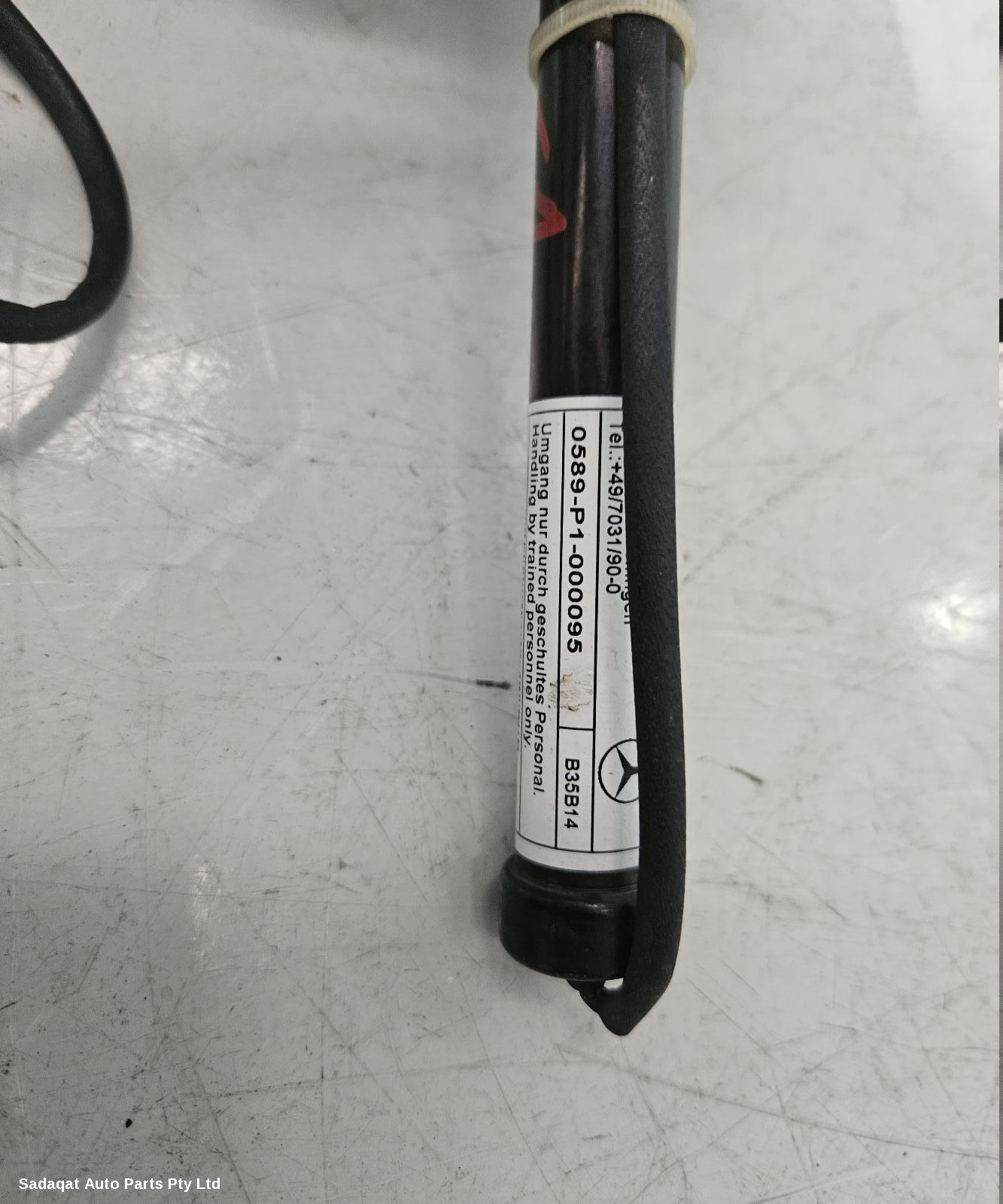 Mercedes C Class Bonnet Hinge/strut