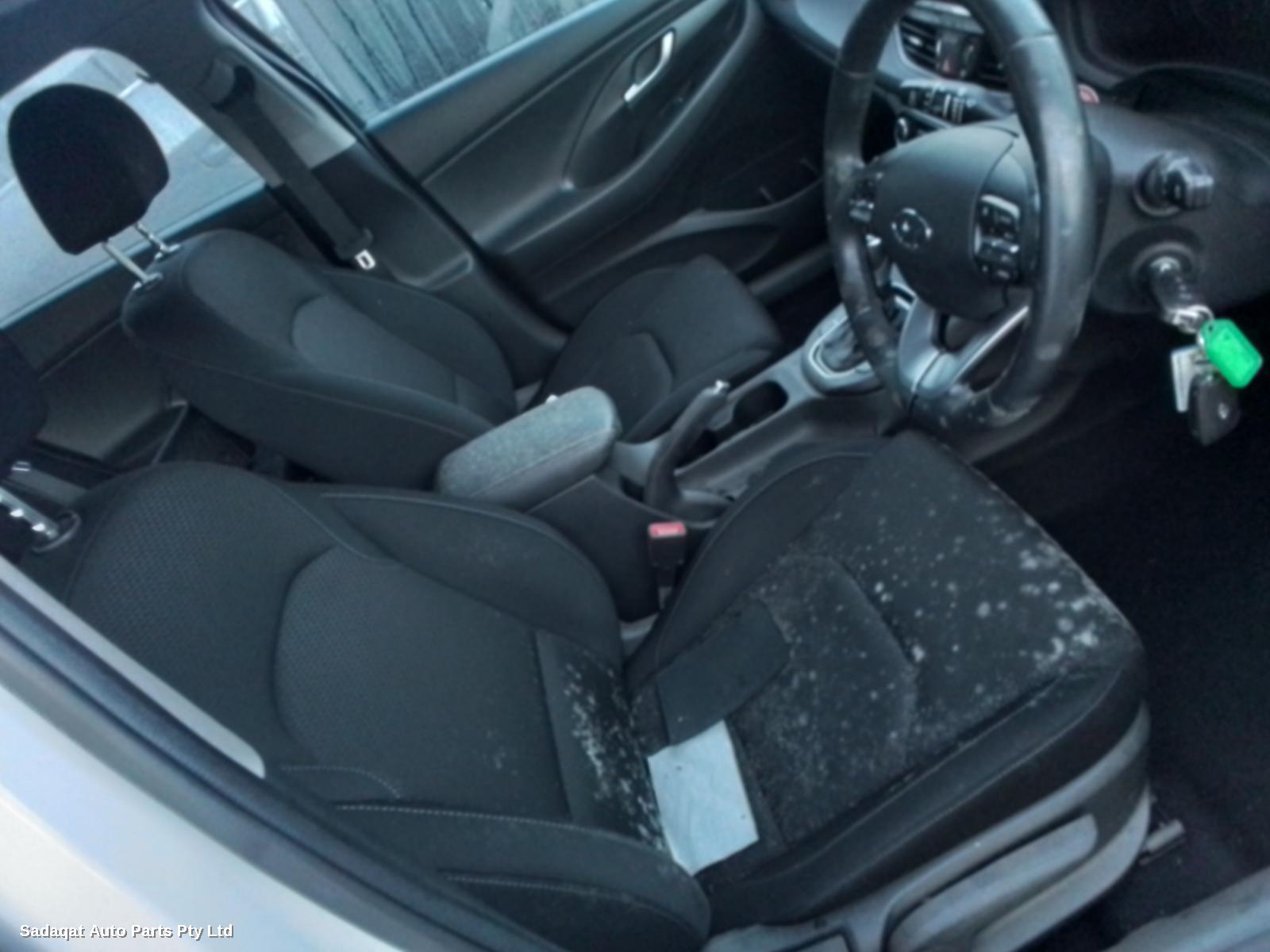 Hyundai I30 Right Front Door