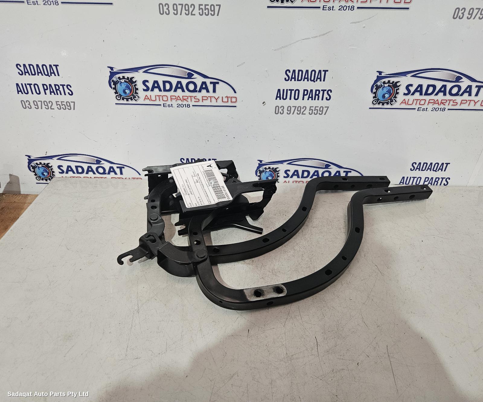 Lexus Es Series (13-) Bootlid/tgate Hinge