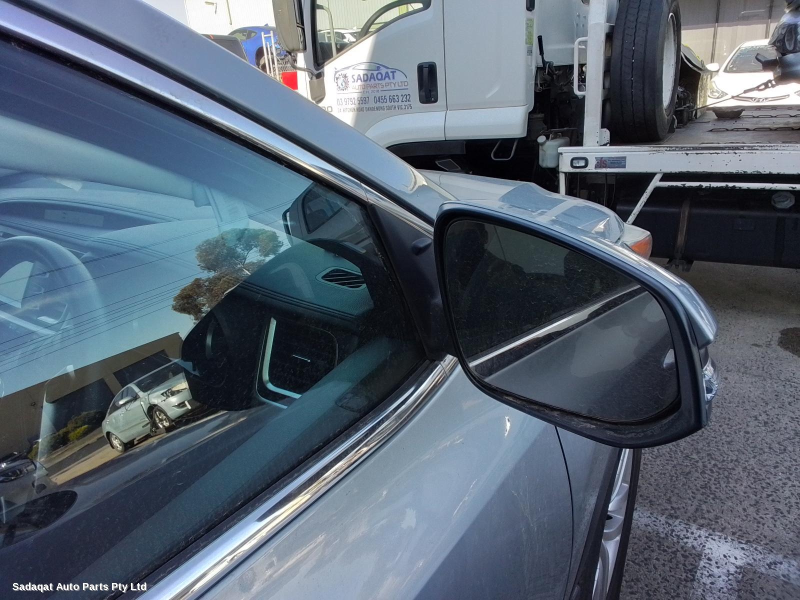 Toyota Kluger Left Door Mirror