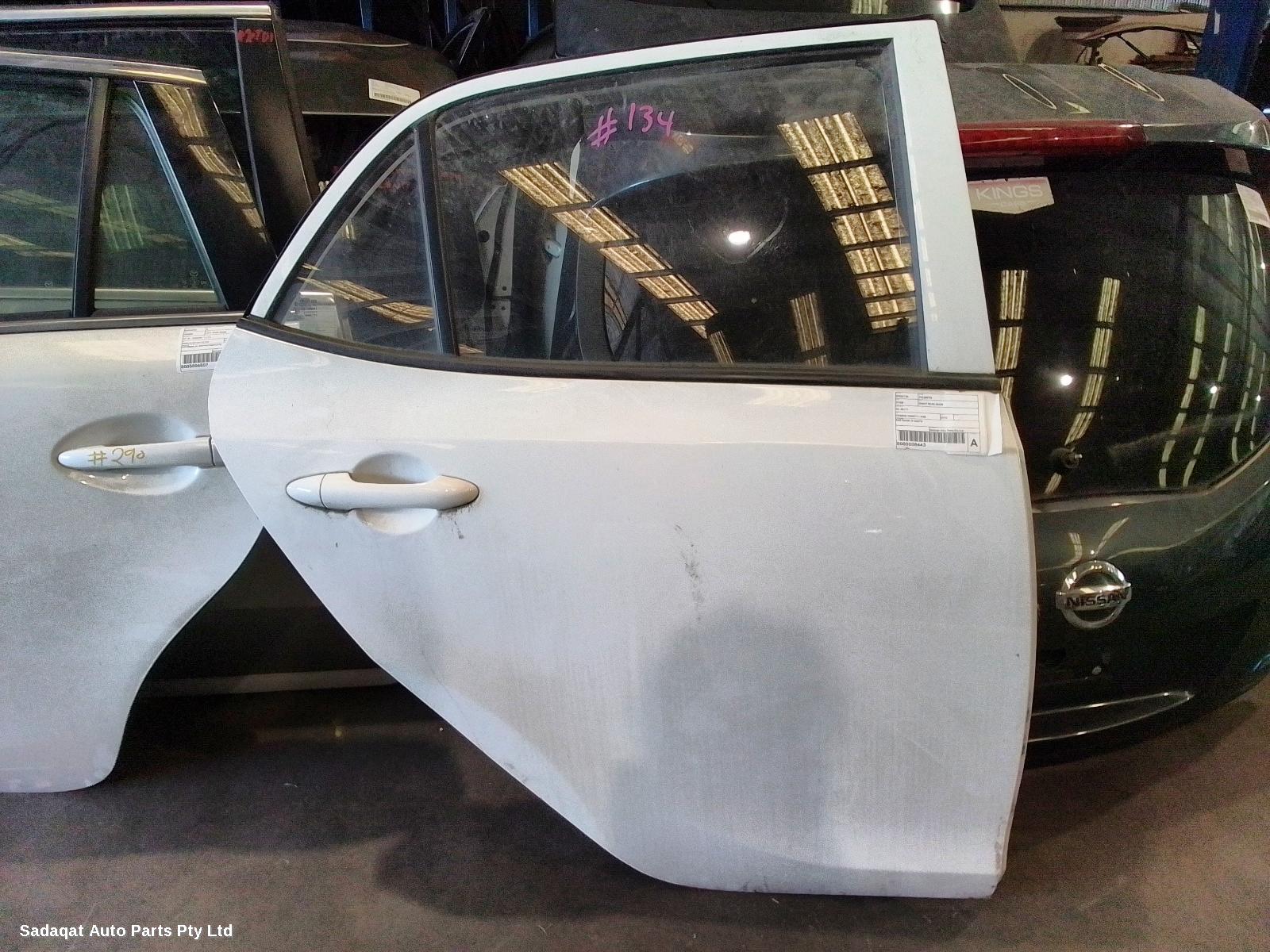 Kia Picanto Right_rear_door_sliding