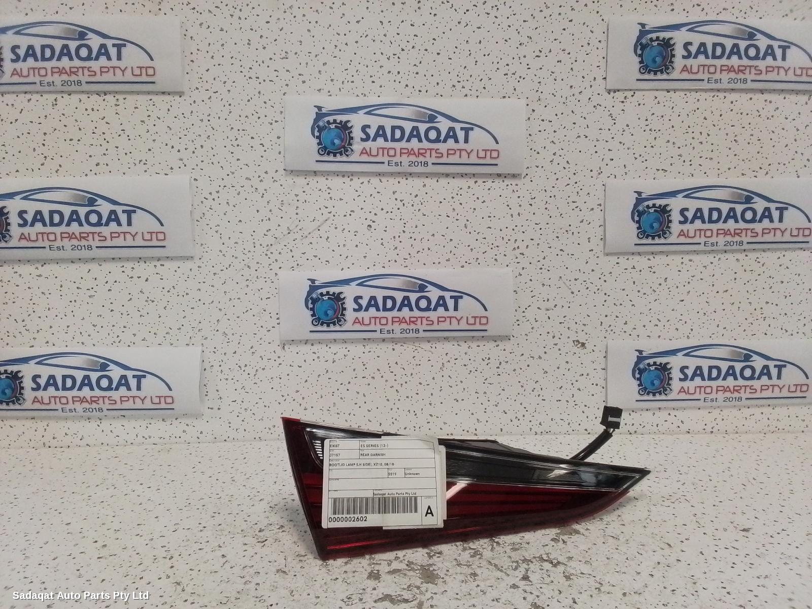 Lexus Es Series (13-) Rear Garnish