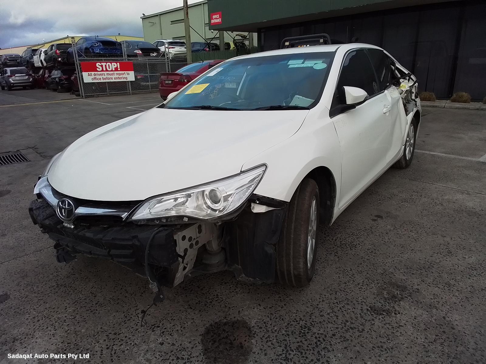 Toyota Camry Left Indicator/fog/side