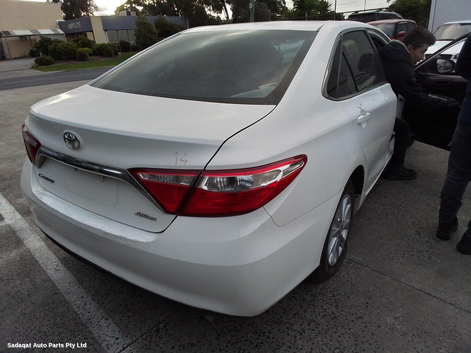 Toyota Camry Left Indicator/fog/side