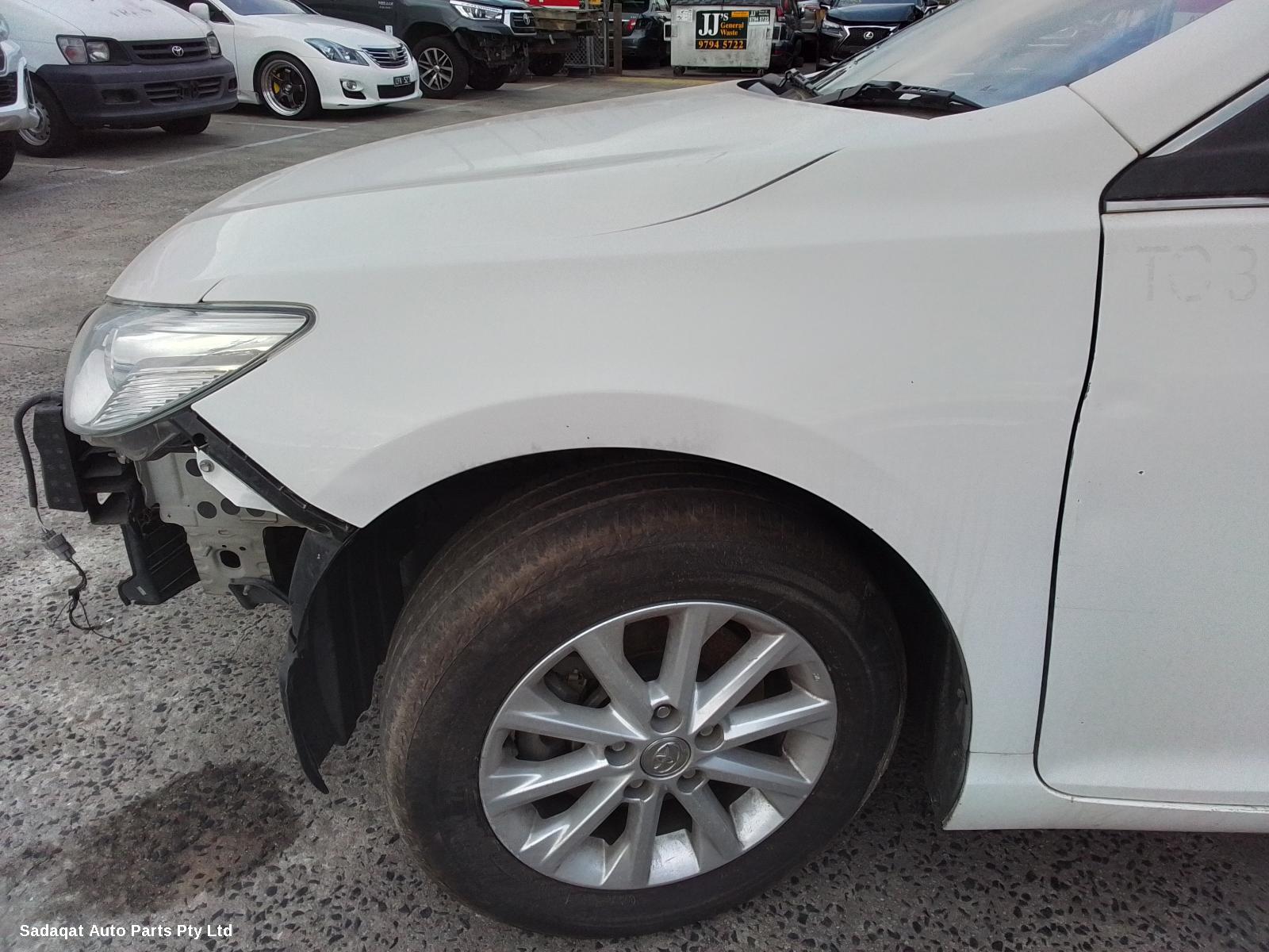 Toyota Camry Left Indicator/fog/side