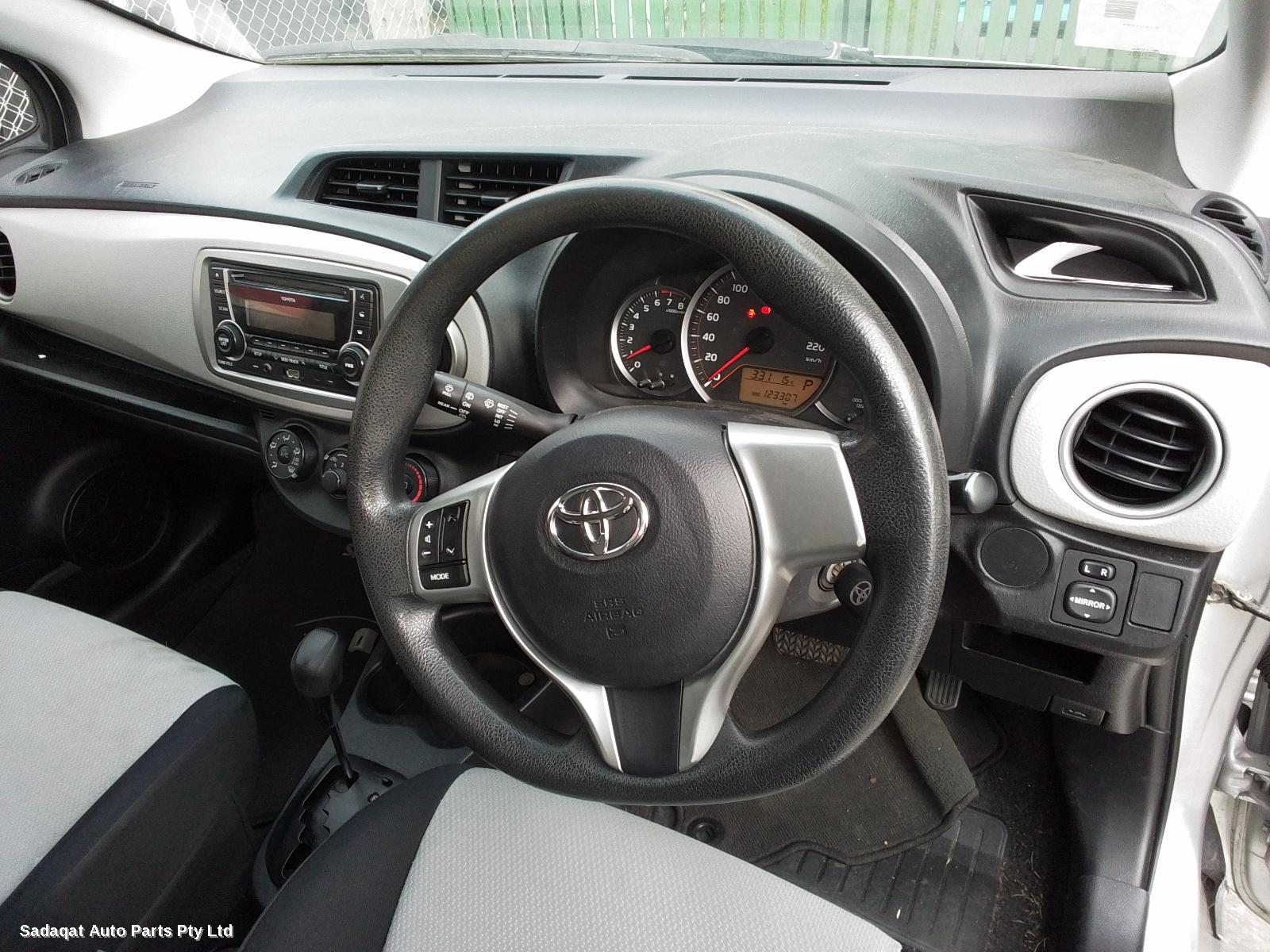 Toyota Yaris Right Door Mirror