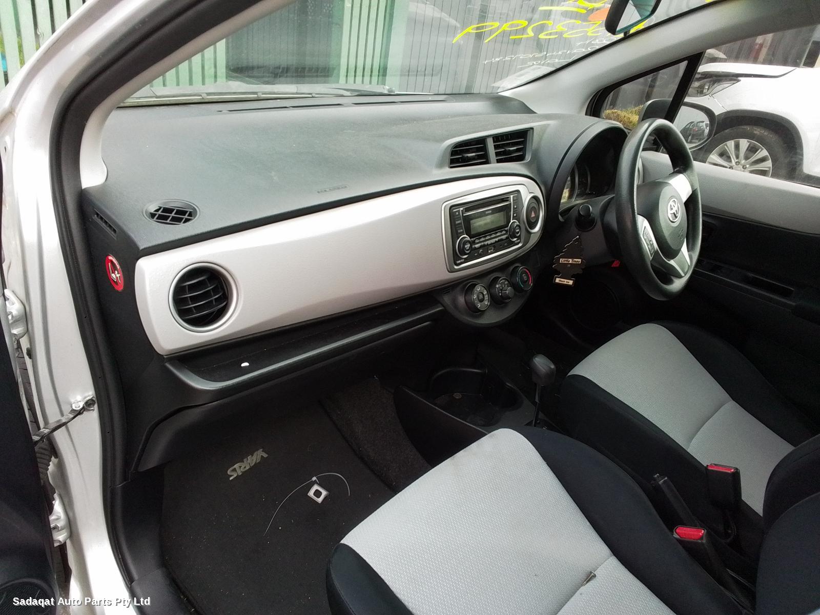 Toyota Yaris Right Door Mirror