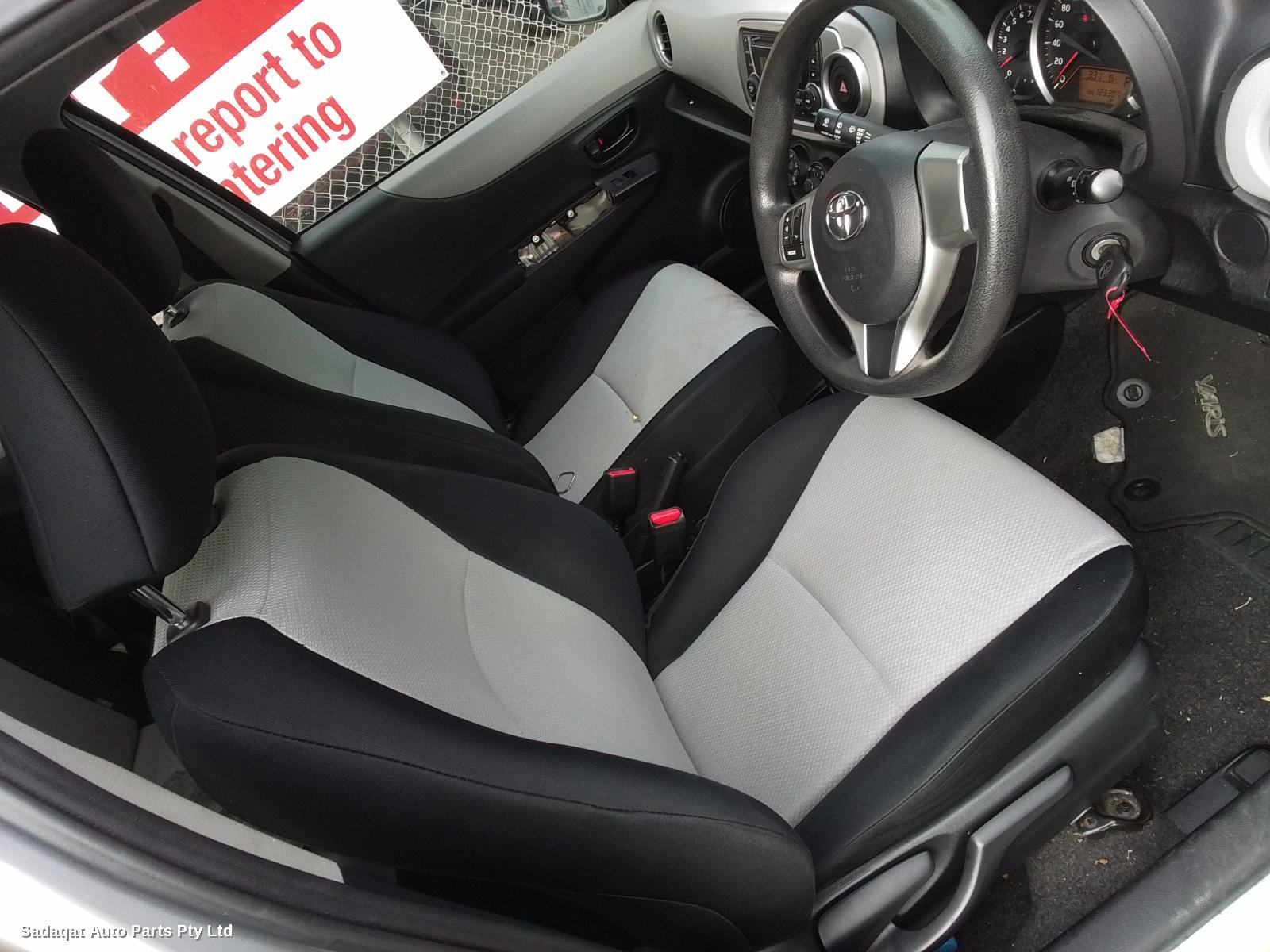 Toyota Yaris Right Door Mirror