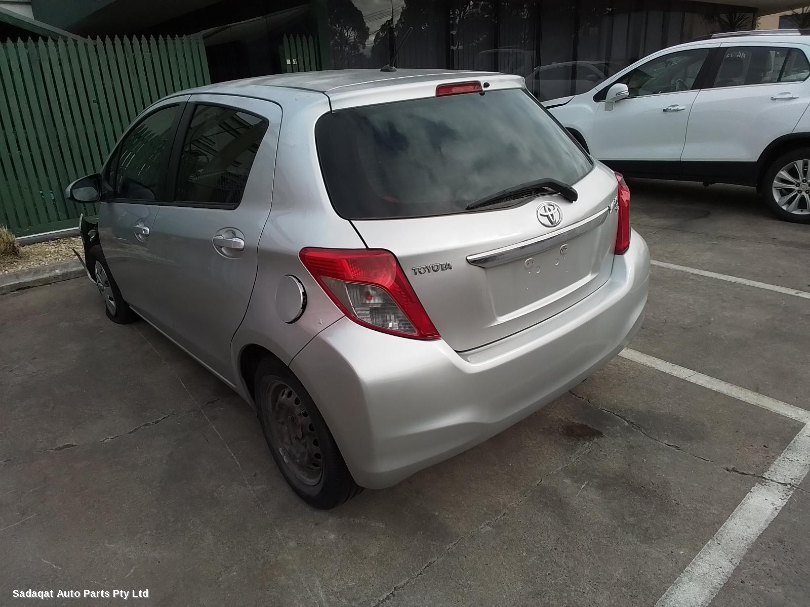 Toyota Yaris Right Door Mirror