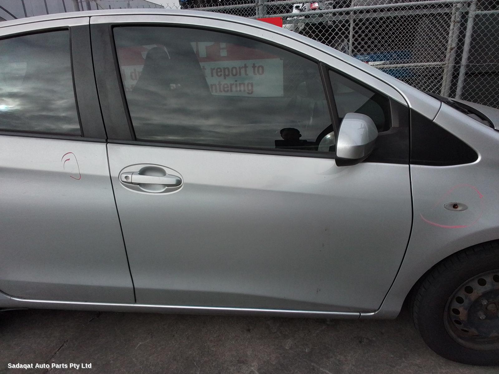 Toyota Yaris Right Door Mirror
