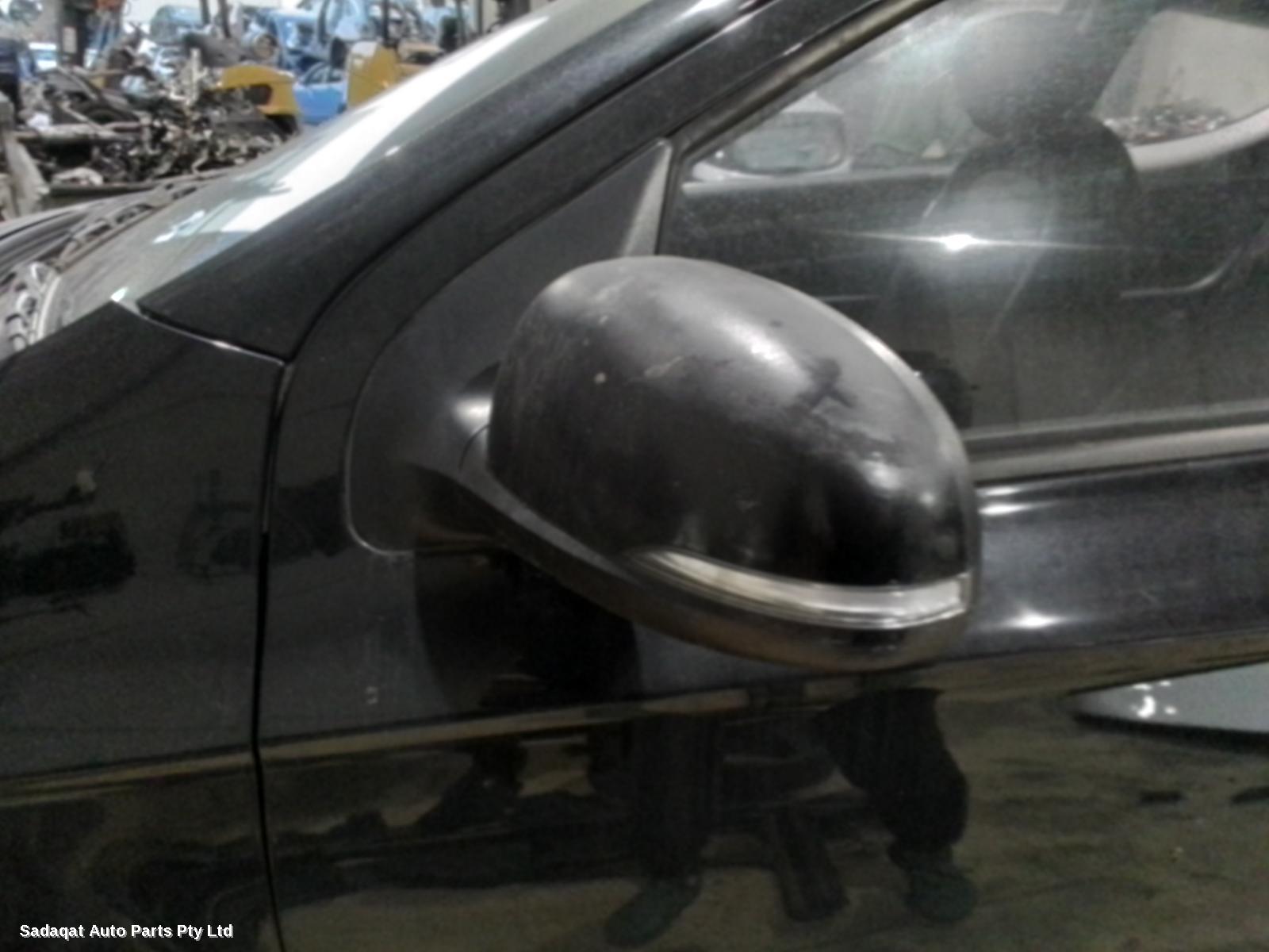 Hyundai I20 Bonnet Hinge/strut