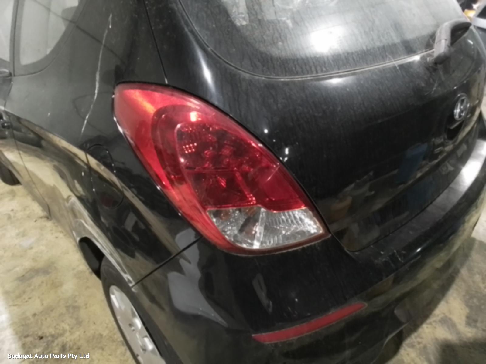 Hyundai I20 Bonnet Hinge/strut