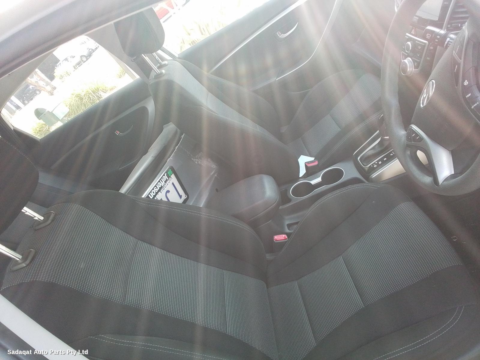 Hyundai I30 Bonnet Lock/support