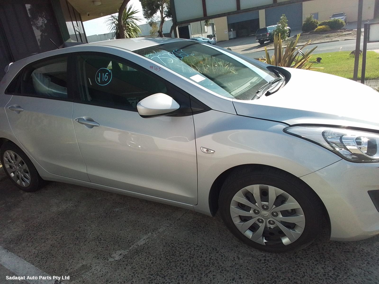 Hyundai I30 Bonnet Lock/support