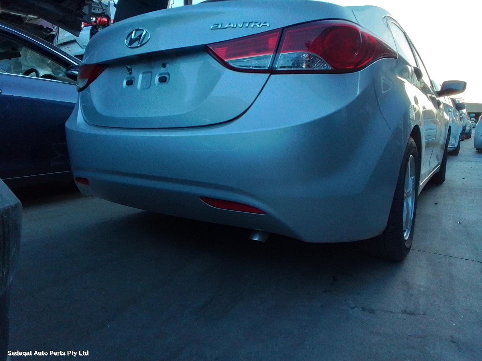 Hyundai Elantra Left Taillight