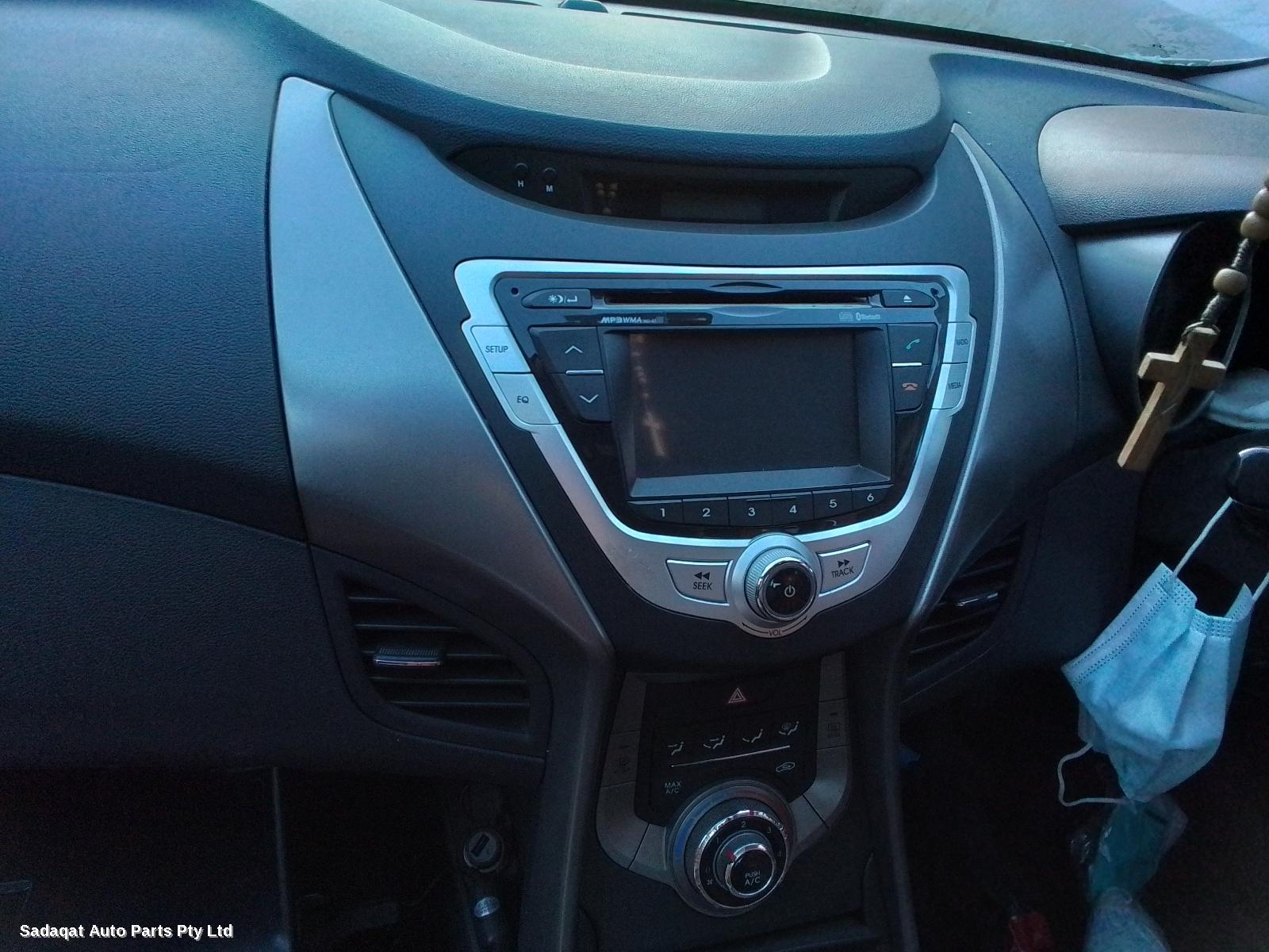 Hyundai Elantra Left Taillight