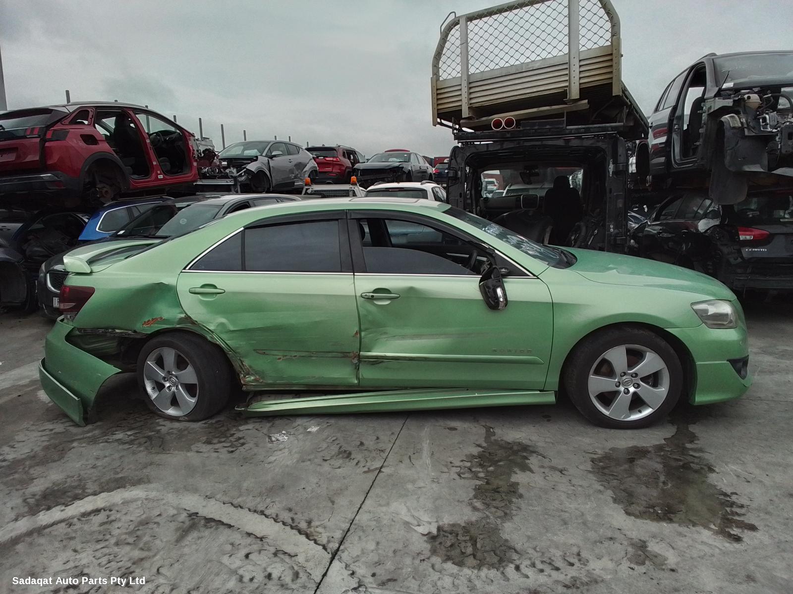 Toyota Aurion Left Guard