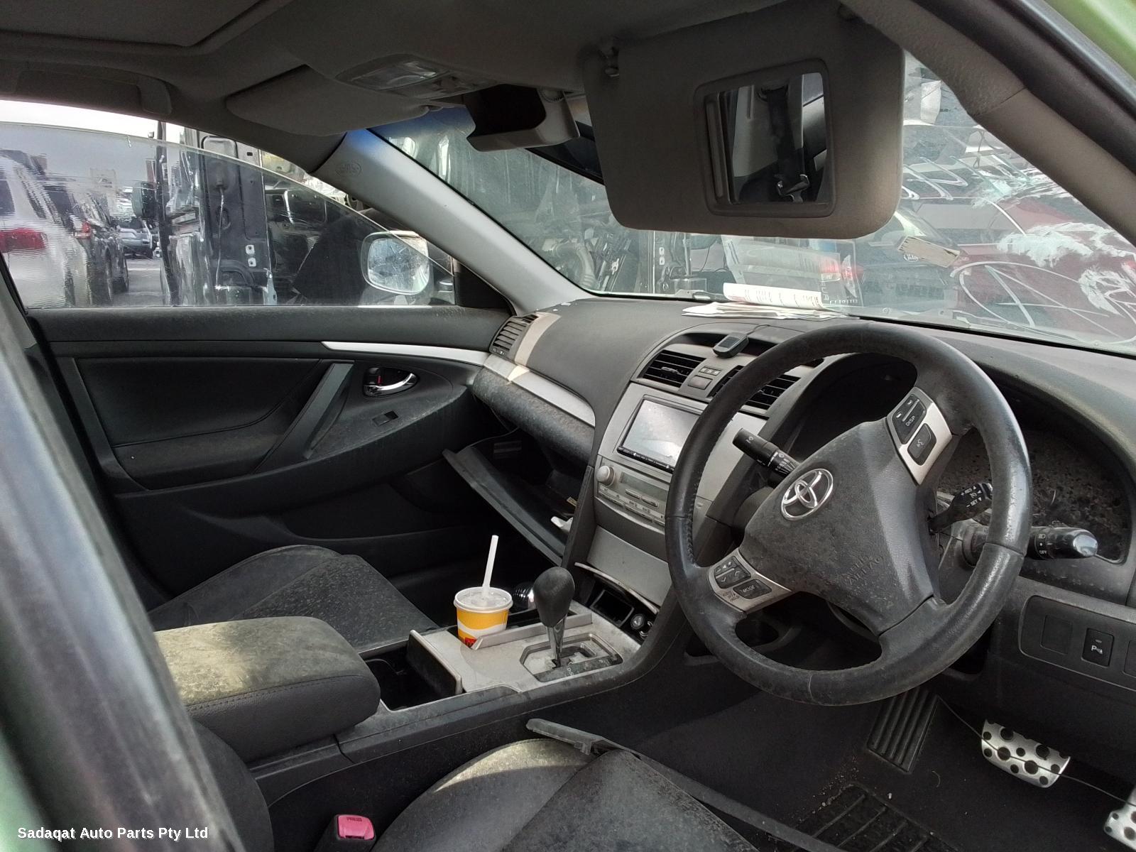 Toyota Aurion Left Guard