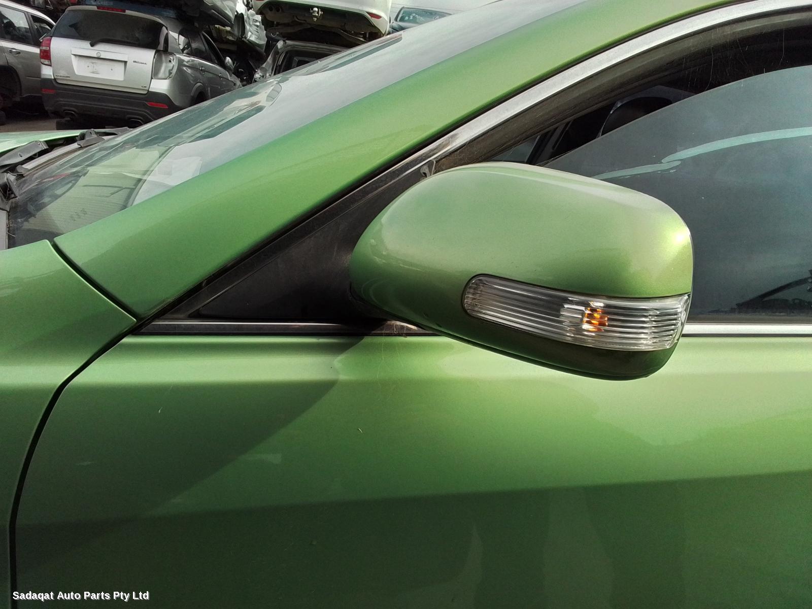 Toyota Aurion Left Guard