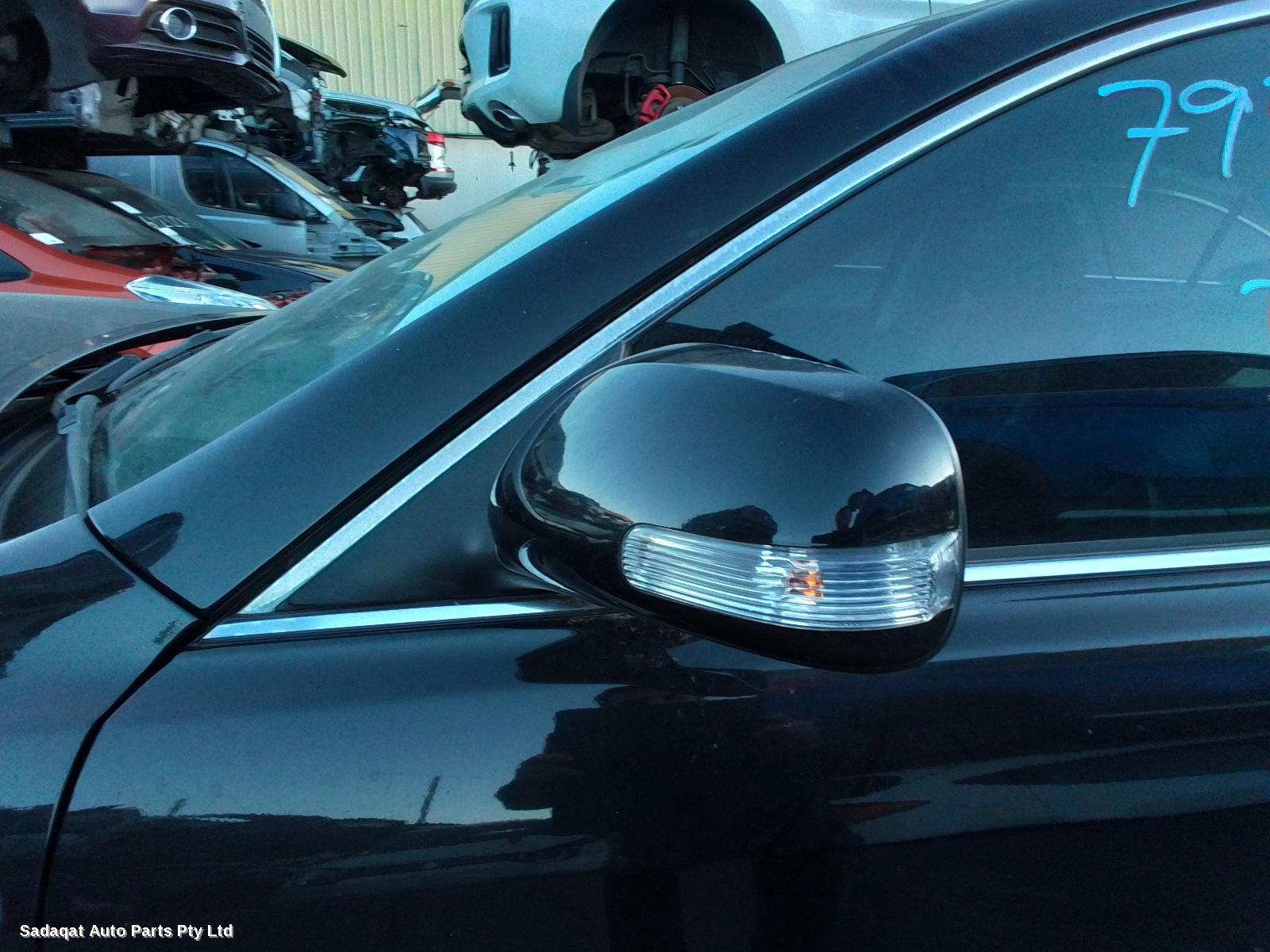 Toyota Aurion Right Guard Liner