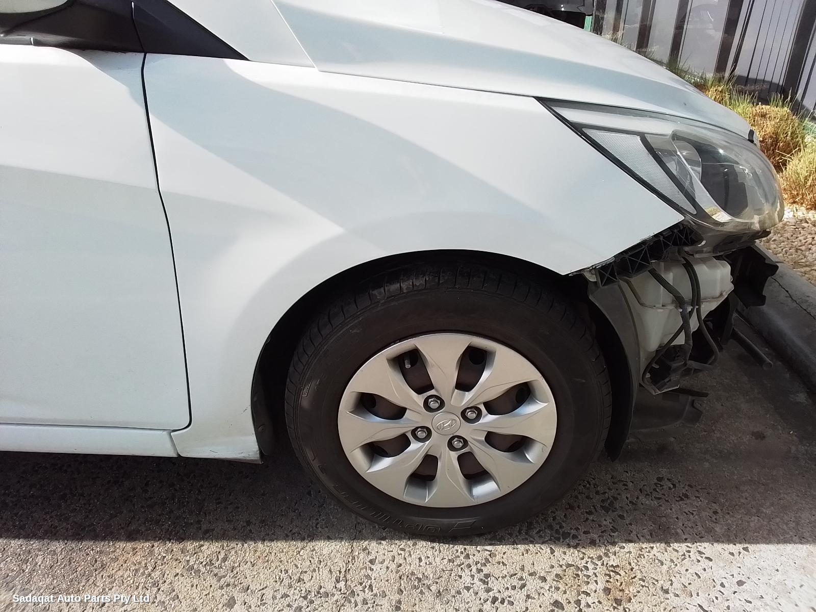 Hyundai Accent Bootlid/tailgate