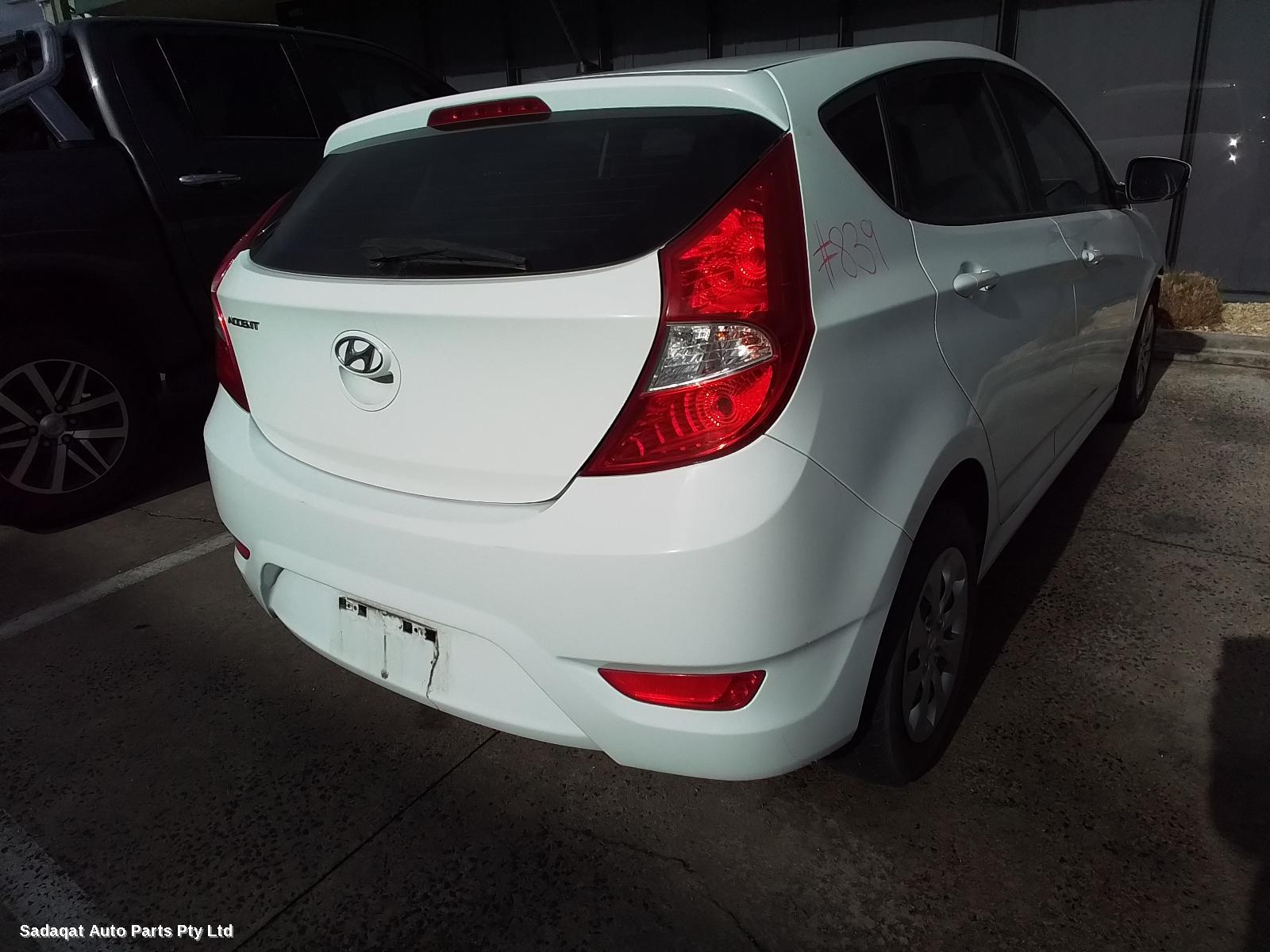 Hyundai Accent Bootlid/tailgate