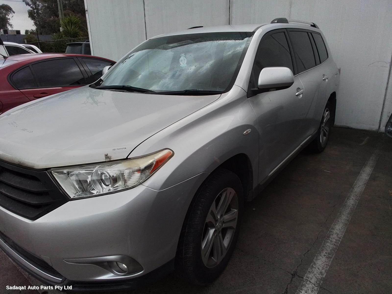 Toyota Kluger Right Headlamp