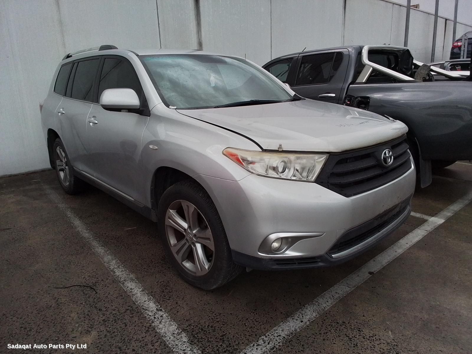 Toyota Kluger Right Headlamp