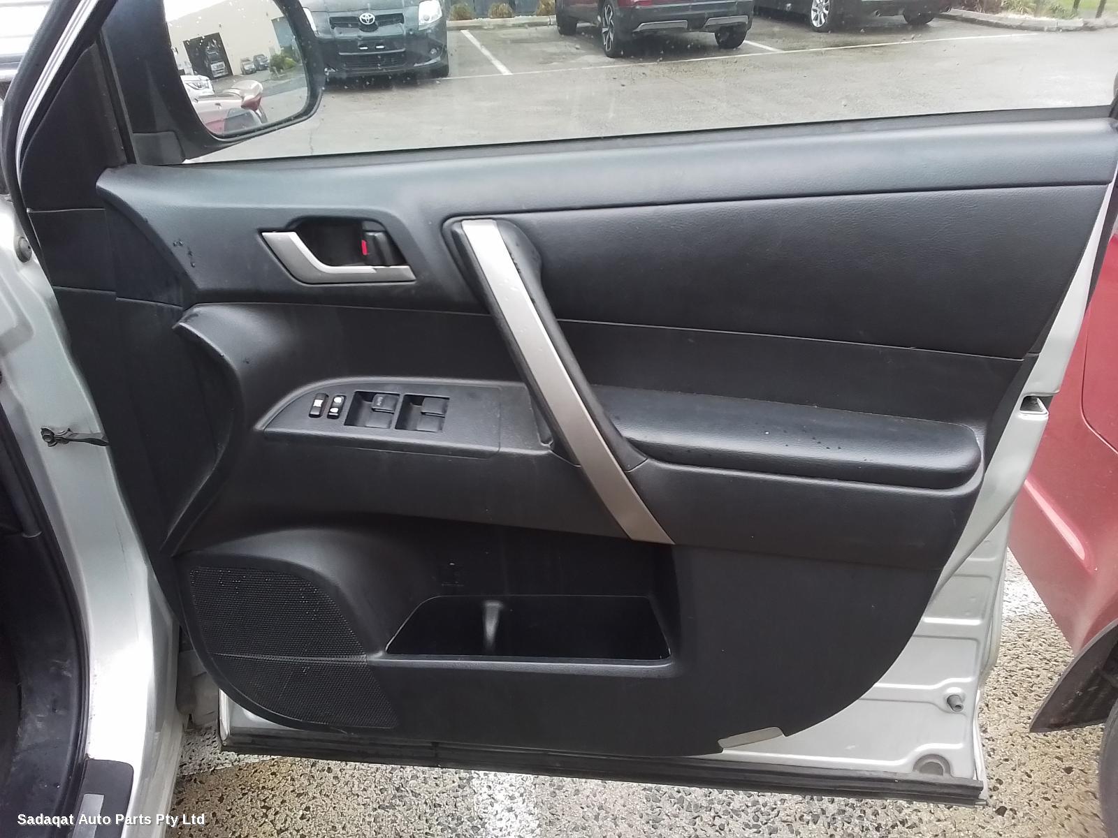 Toyota Kluger Right Headlamp