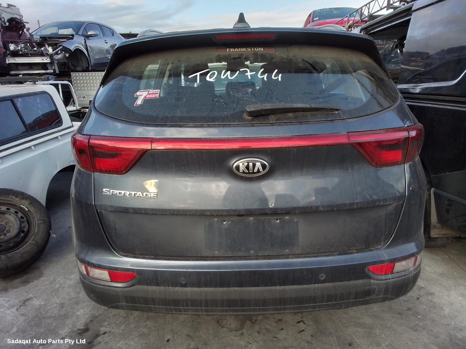 Kia Sportage Right Headlamp