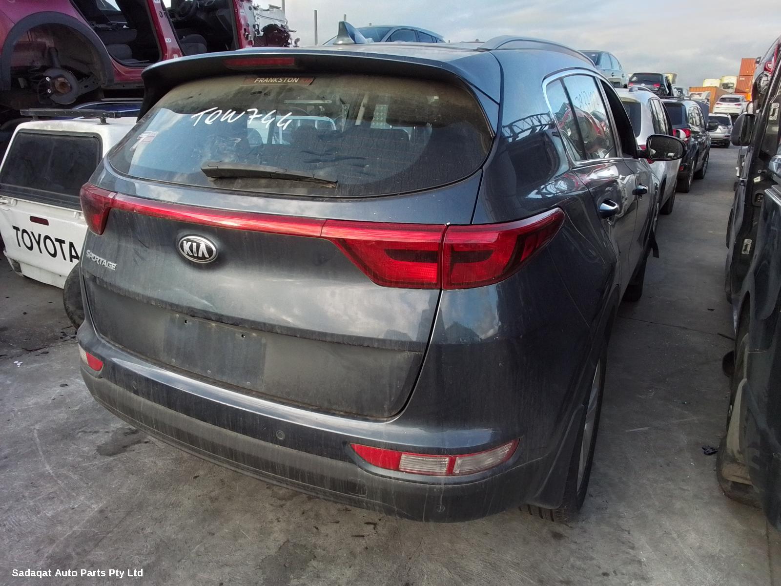 Kia Sportage Right Headlamp