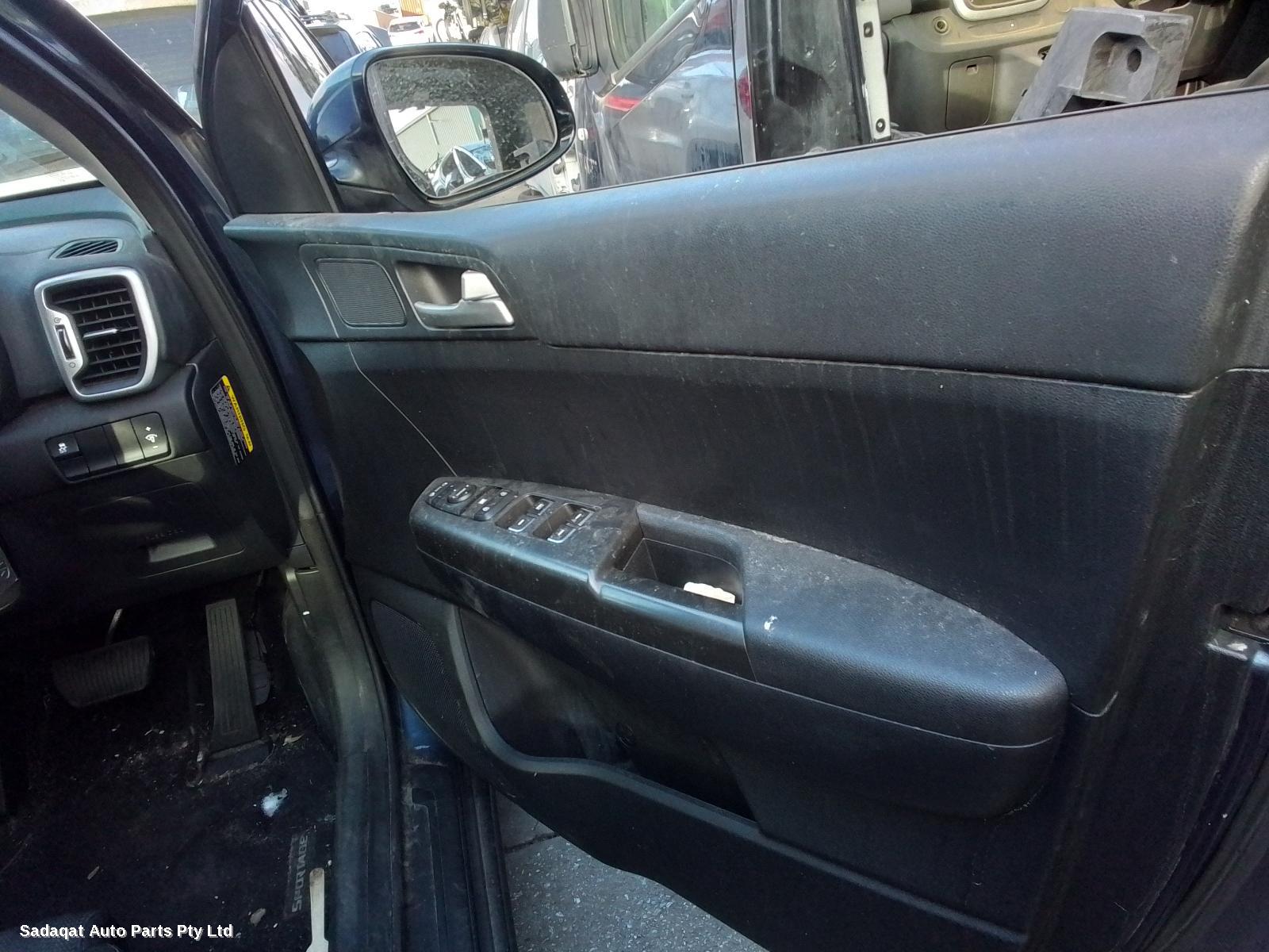 Kia Sportage Right Headlamp