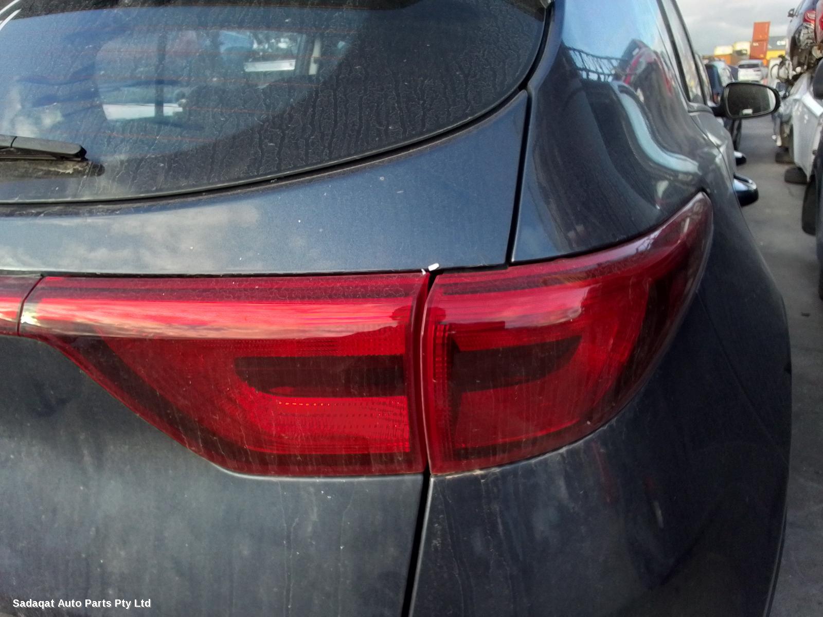 Kia Sportage Right Headlamp