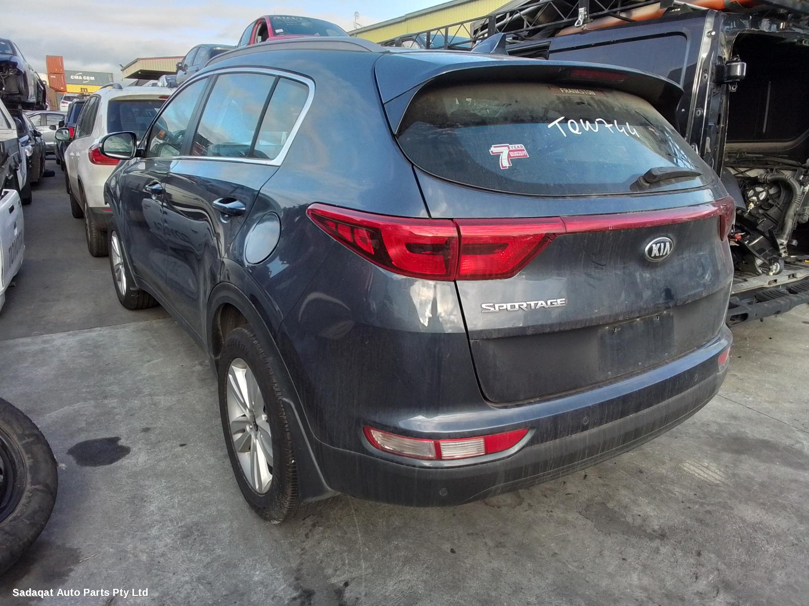 Kia Sportage Right Headlamp