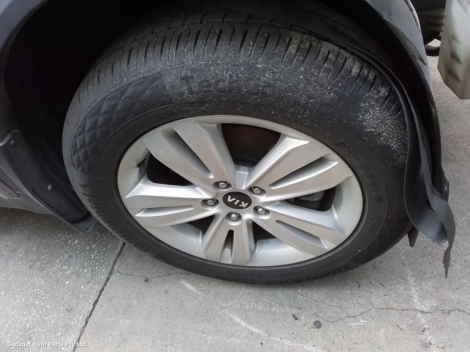 Kia Sportage Right Headlamp