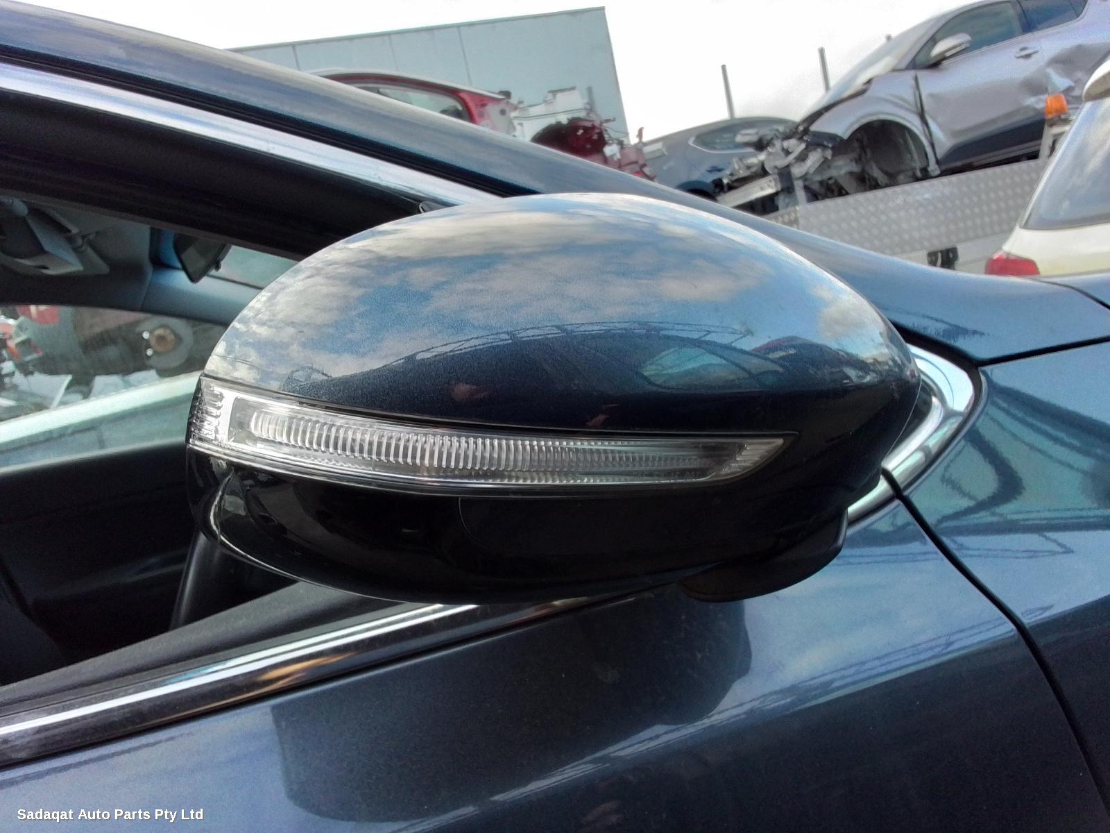 Kia Sportage Right Headlamp