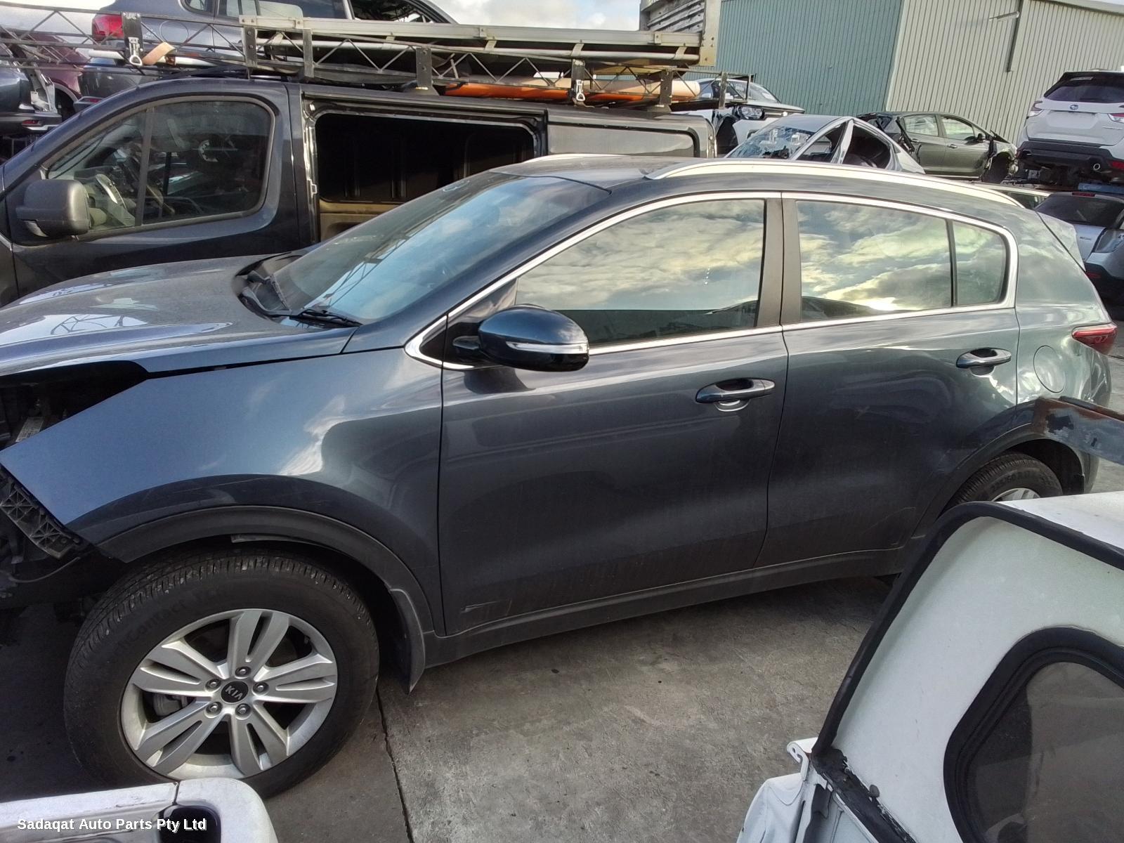 Kia Sportage Right Headlamp