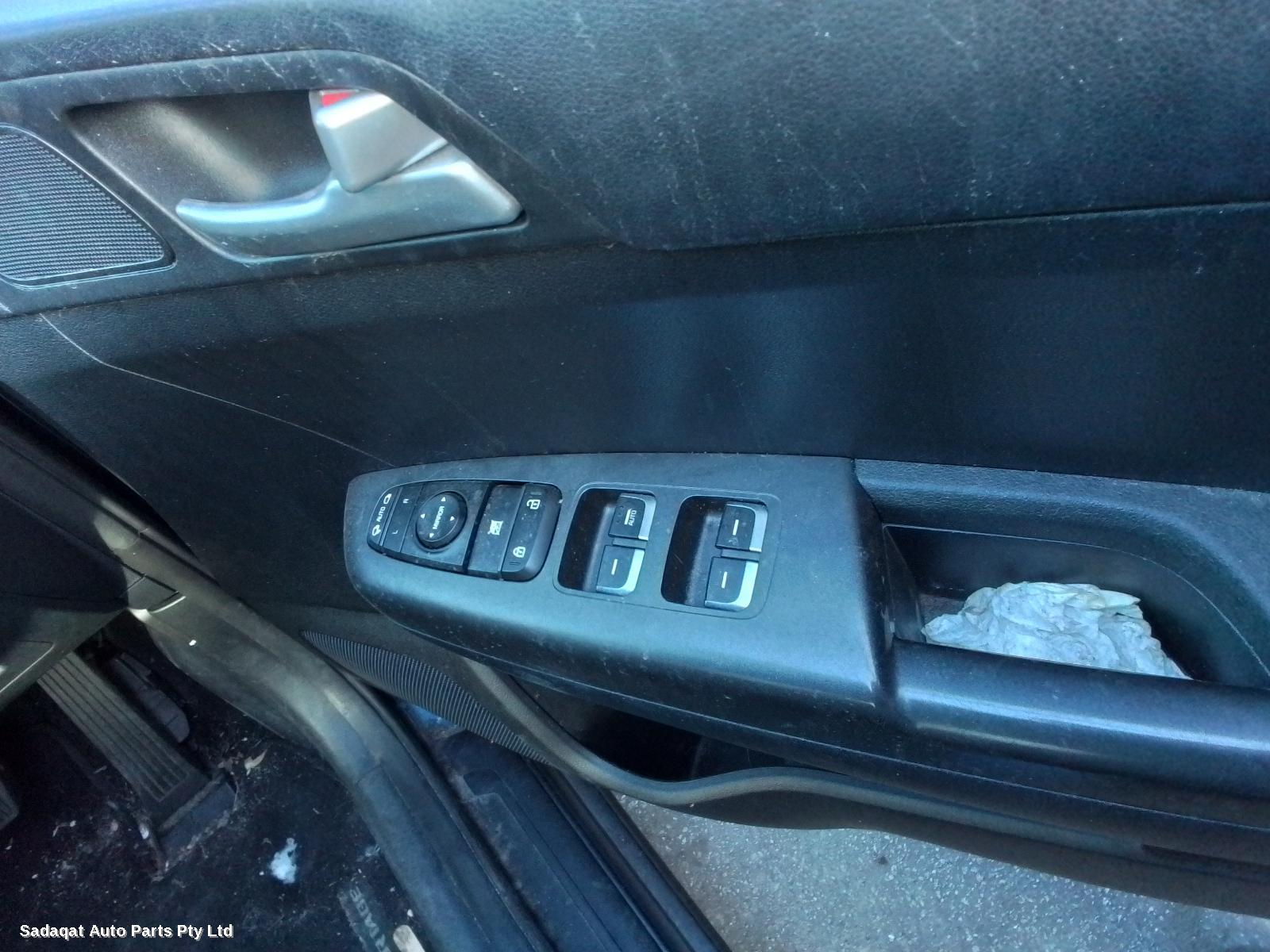 Kia Sportage Right Headlamp