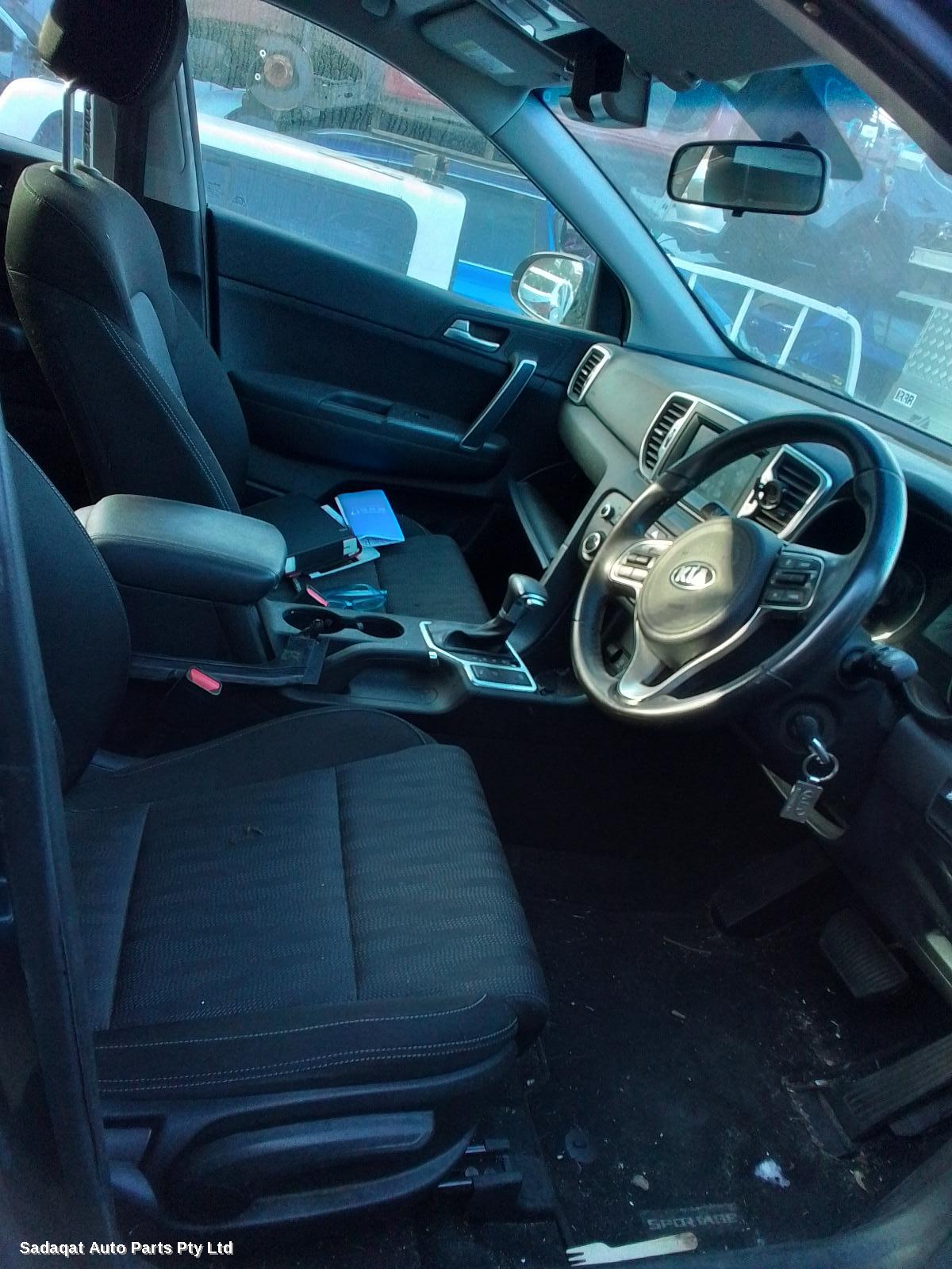 Kia Sportage Right Headlamp