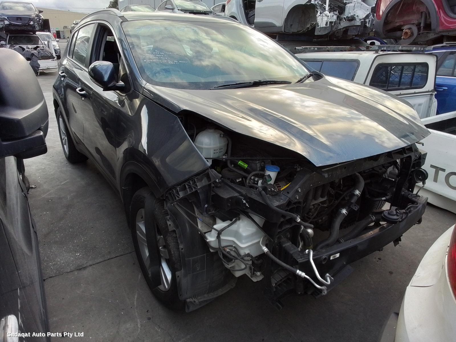 Kia Sportage Right Headlamp