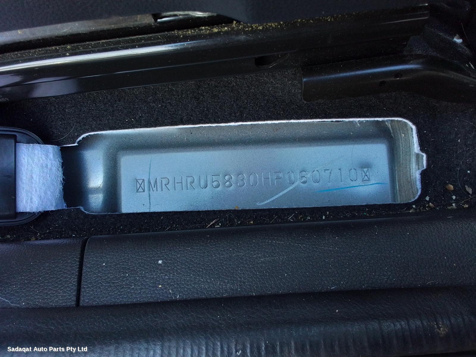 Honda Hrv Right Front Door