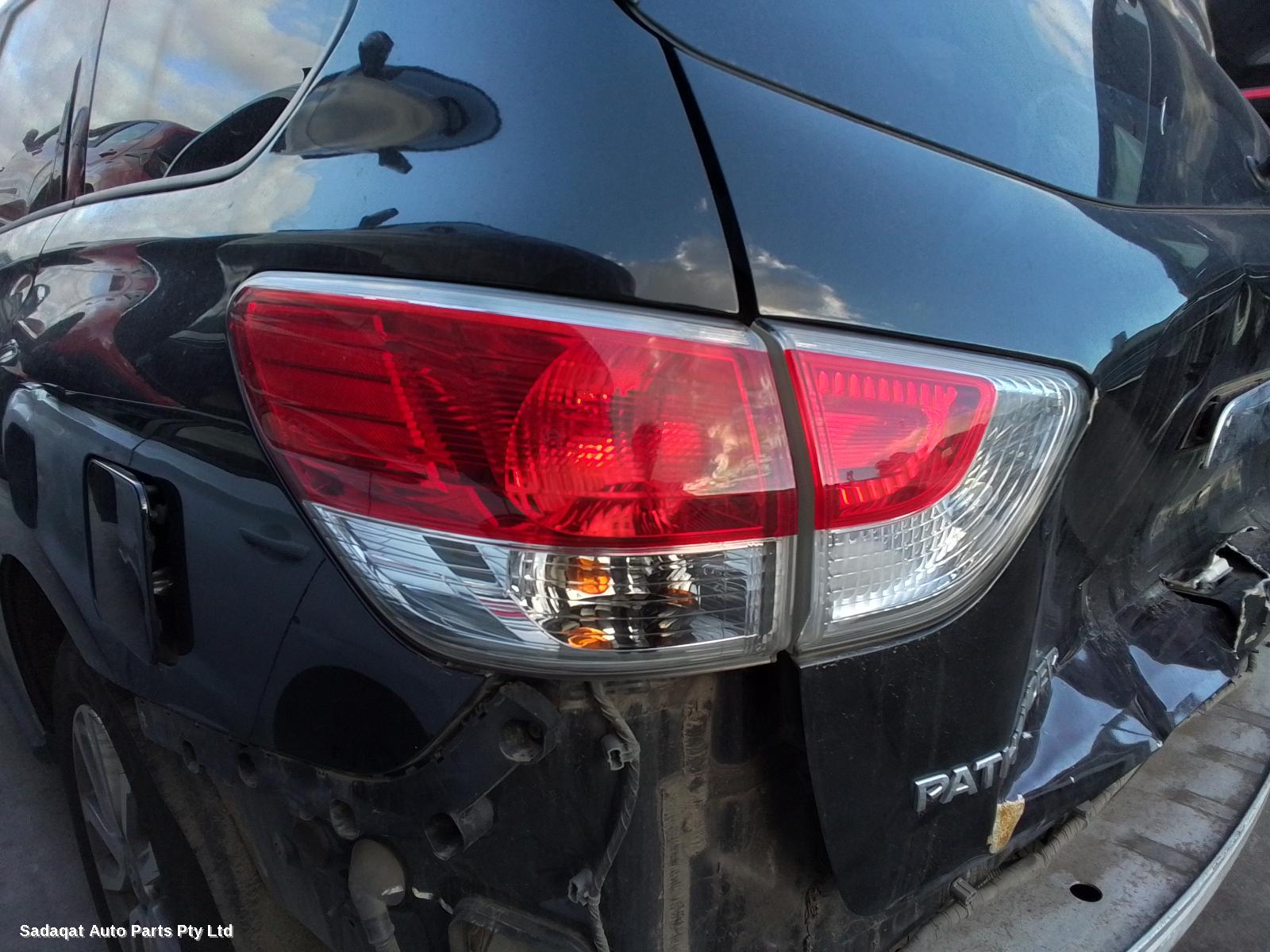 Nissan Pathfinder Right Guard Liner