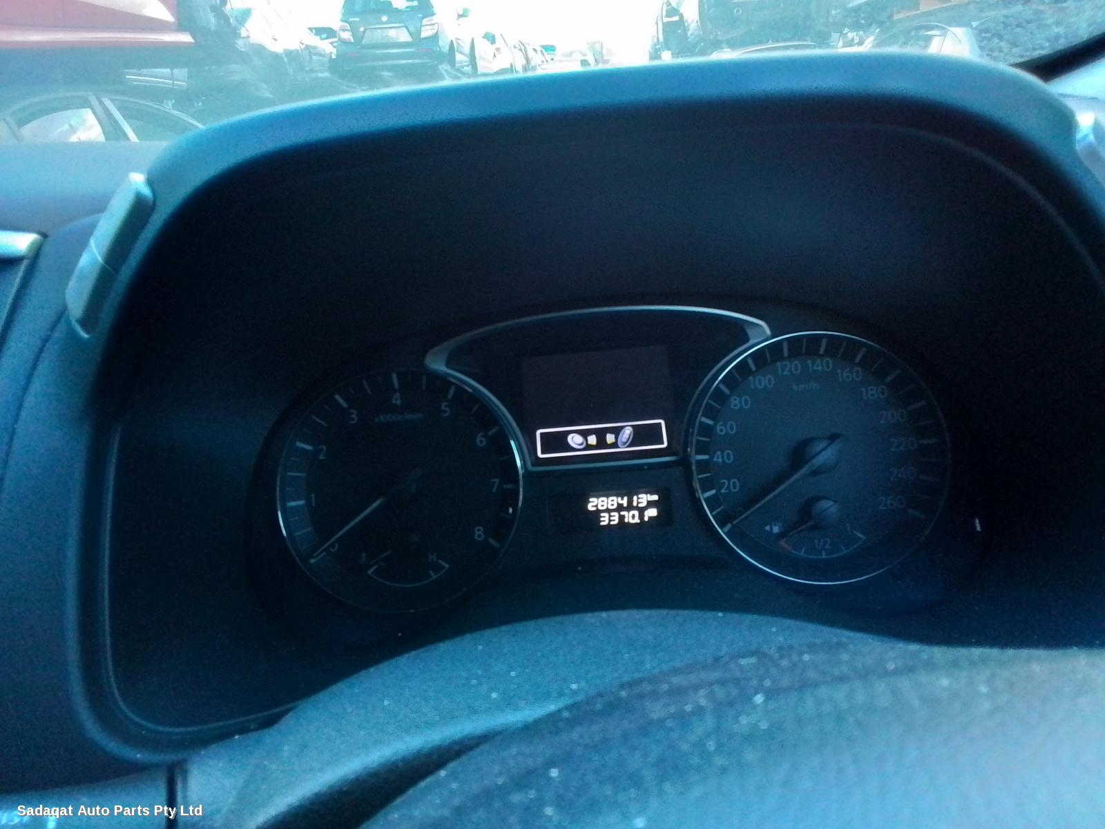 Nissan Pathfinder Right Guard Liner