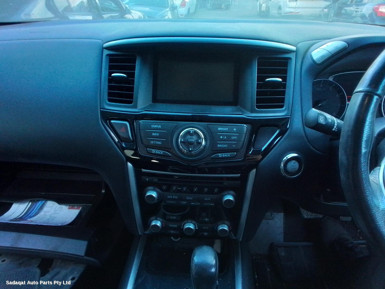 Nissan Pathfinder Right Guard Liner