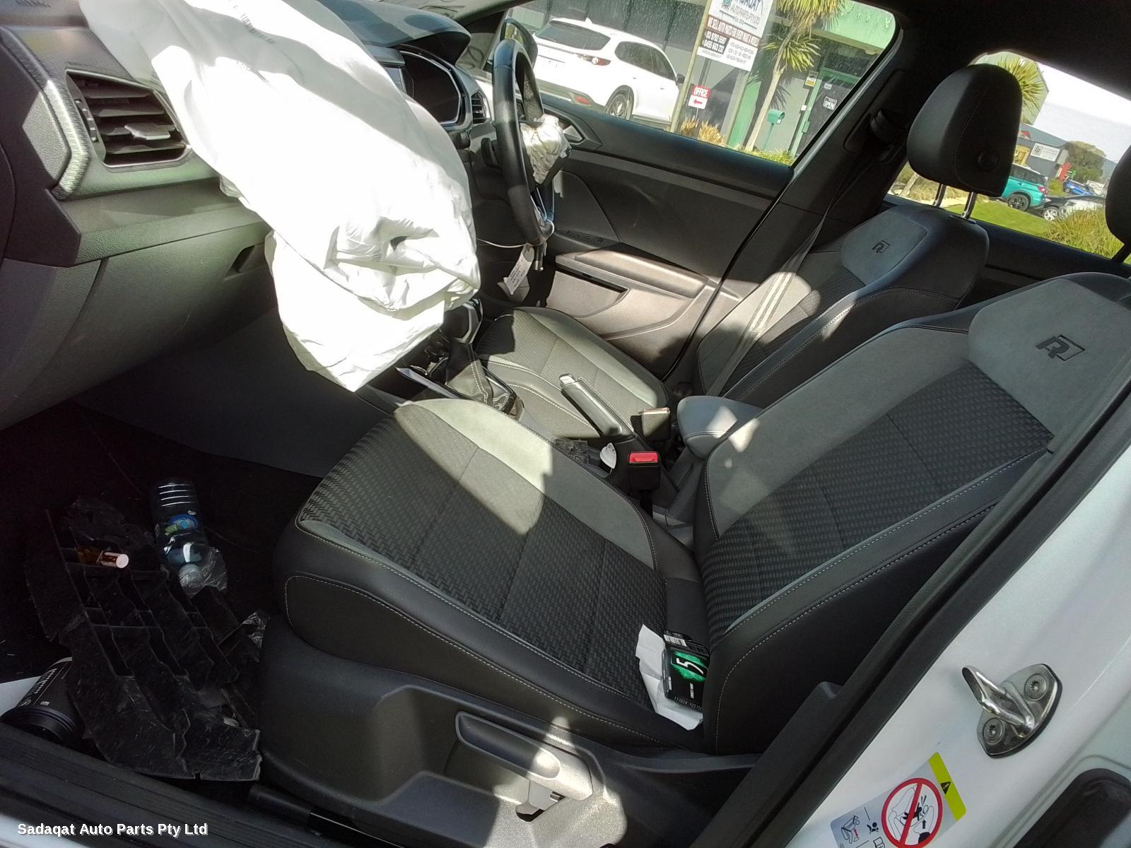 Volkswagen T-cross Hoodlining