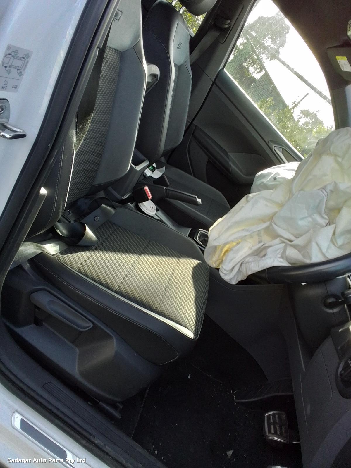 Volkswagen T-cross Hoodlining